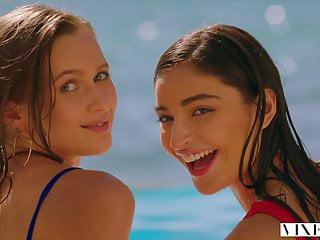 Sexy Studentin beim Sex zu Hause