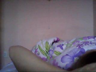 Webcam Amateurin spielt mit ihren grossen Titten