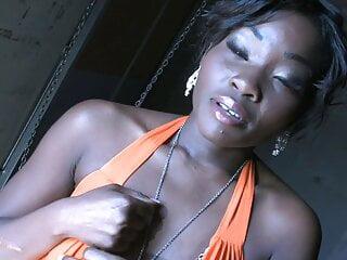 Hammer Schlampe schreit beim Fick richtig laut