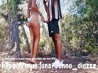 Vor der Kamera wird sie von Fremden gefickt