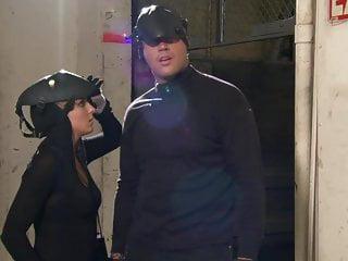 Blondes Babe schreit beim Sex mit dem dicken Schwanz des jungen Mannes - Teen beim Sex