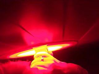 Spermaschlampe bekommt den Creampie in die Fotze