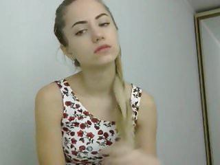 Fantastische Blondine mit and und high Heels