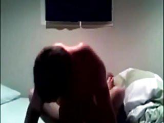 Hausgemachter Teen wird heimlich beim blasen gefilmt