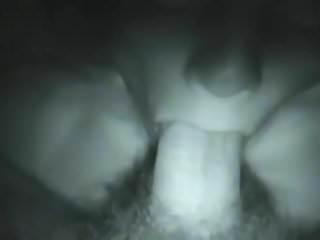 Versteckte Kamera filmt Mädchen beim Sex