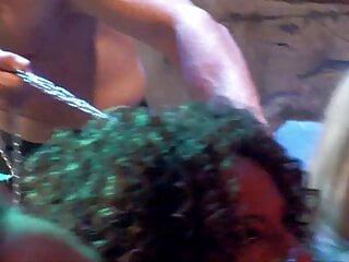 Brutale Lesben Gangbang Orgie mit Jennifer Stone und Yasmine de Leon