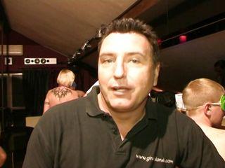 Zwei harte Schwänze für eine deutsche Schlampe